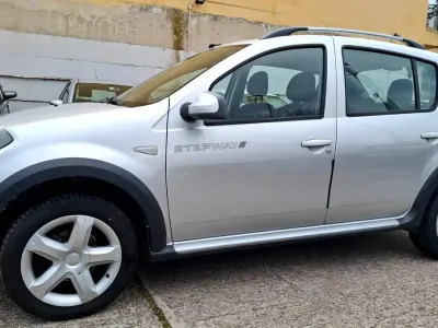 Usata Dacia Sandero Stepway 88 CV (64 kW) 2011 Argento Berlina