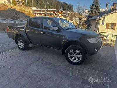 Usata Mitsubishi L200 178 CV (130 kW) 2011 Grigio Pick-up