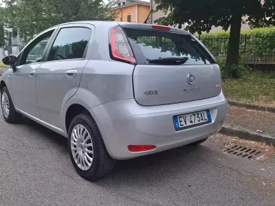 Usata Fiat Grande Punto 77 CV (56 kW) 2014 Grigio Utilitaria