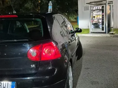 Usata VW Golf VI 102 CV (75 kW) 2008 Nero Utilitaria