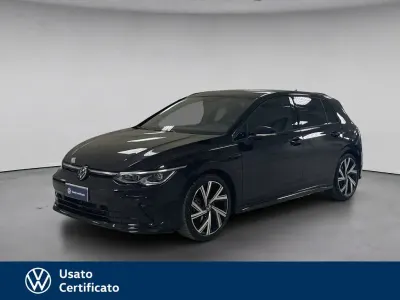 Usata VW Golf VIII R-line 150 CV (110 kW) 2023 Nero / pastello Berlina