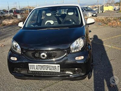 Usata Smart ForFour Passion 70 CV (51 kW) 2015 Nero Utilitaria