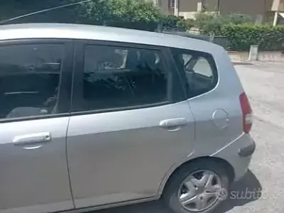 Usata Honda Jazz 78 CV (57 kW) 2002 Grigio Utilitaria