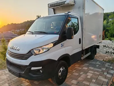 Usata Iveco Daily 150 CV (110 kW) 2017 Furgone