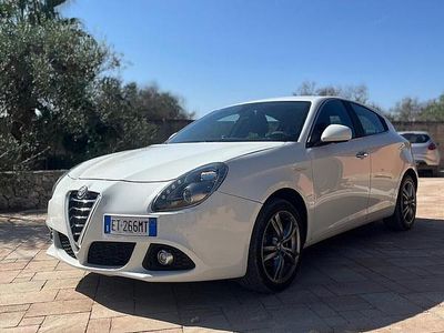 Usata Alfa Romeo Giulietta 105 CV (77 kW) 2013 Bianco Utilitaria