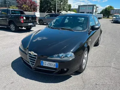 Usata Alfa Romeo 147 105 CV (77 kW) 2010 Nero Utilitaria