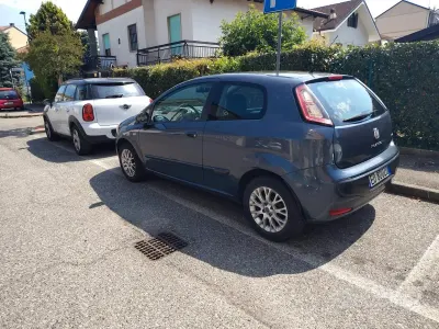 Usata Fiat Punto 77 CV (56 kW) 2010 Nero Utilitaria