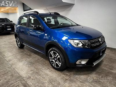 Usata Dacia Sandero Anniversary 101 CV (74 kW) 2020 Blu Berlina