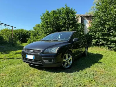 Usata Ford Focus 110 CV (80 kW) 2007 Nero Berlina