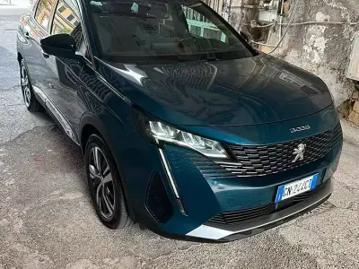 Usata Peugeot 3008 Allure 131 CV (96 kW) 2023 Bluazzurro SUV