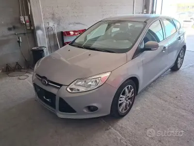 Usata Ford Focus 105 CV (77 kW) 2011 Grigio Berlina