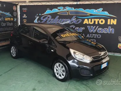 Usata Kia Rio EX 75 CV (55 kW) 2013 Nero Berlina