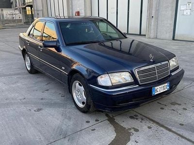 Mercedes C200