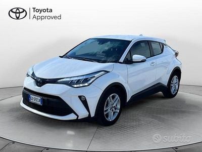 Usata Toyota C-HR Active 122 CV (89 kW) 2022 Bianco SUV