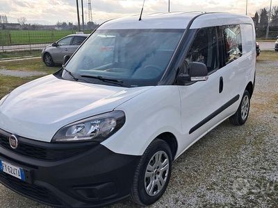 Usata Fiat Doblò 105 CV (77 kW) 2019 Bianco Monovolume