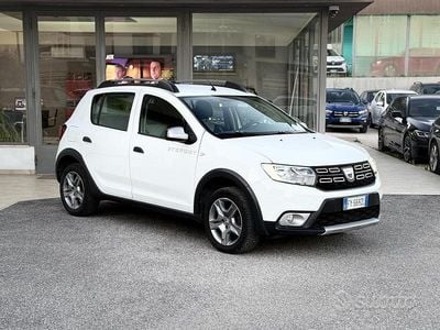 Usata Dacia Sandero Stepway 95 CV (69 kW) 2019 Bianco Berlina