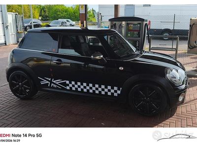 Usata Mini Cooper D 109 CV (80 kW) 2009 Nero Utilitaria