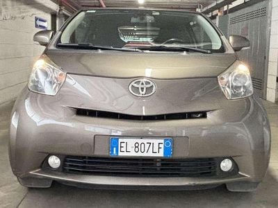 Begagnad Toyota iQ Executive 101 HK (74 kW) 2012 Halvkombi