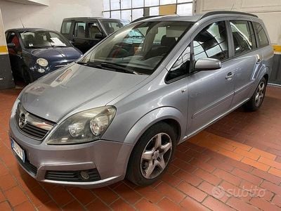 Usata Opel Zafira Cosmo 120 CV (88 kW) 2006 Grigio Monovolume
