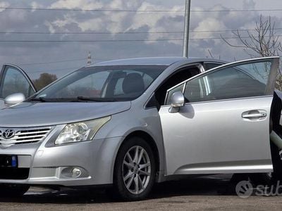 Usata Toyota Avensis 126 CV (92 kW) 2010 Grigio Berlina