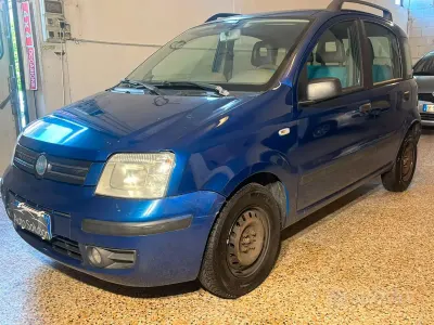 Usata Fiat Panda Dynamic 60 CV (44 kW) 2011 Bluazzurro Utilitaria