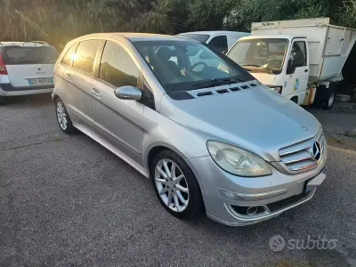 Usata Mercedes B180 Chrome 109 CV (80 kW) 2008 Grigio Monovolume