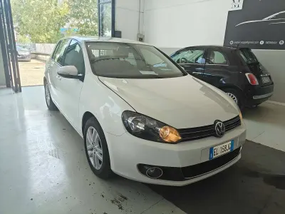 Usata VW Golf VII Highline 105 CV (77 kW) 2012 Bianco Berlina