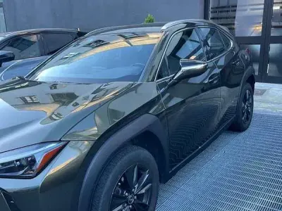 Usata Lexus UX 250h 145 CV (106 kW) 2023 Verde SUV