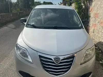 Begagnad Lancia Ypsilon