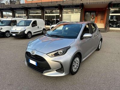 Usata Toyota Yaris Hybrid Active 116 CV (85 kW) 2025 Argento Berlina
