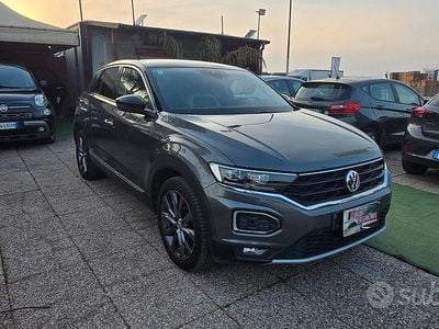 Usata VW T-Roc Advance 150 CV (110 kW) 2018 Grigio SUV