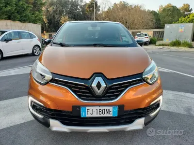 Usata Renault Captur Intens 110 CV (80 kW) 2017 Arancione SUV