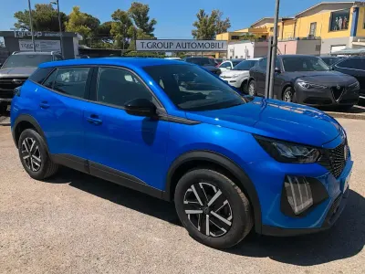 Usata Peugeot 2008 Active 102 CV (75 kW) 2024 Blu SUV
