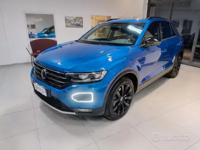 Usata VW T-Roc Advance 150 CV (110 kW) 2021 Blu SUV