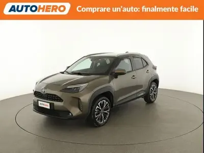 Usata Toyota Yaris Cross Lounge 92 CV (67 kW) 2022 Oro SUV