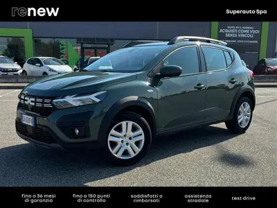 Usata Dacia Sandero Expression 101 CV (74 kW) 2023 Verde scuro Berlina