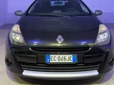 Usata Renault Clio Luxe 100 CV (73 kW) 2010 Nero