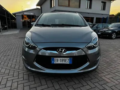 Usata Hyundai ix20 Comfort 90 CV (66 kW) 2013 Argento Utilitaria