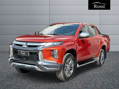 Usata Mitsubishi L200 Intense 150 CV (110 kW) 2019 Arancione metallizzato Pick-up