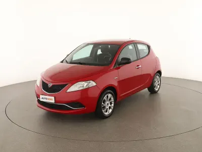 Usata Lancia Ypsilon Gold 70 CV (51 kW) 2016 Rosso Utilitaria