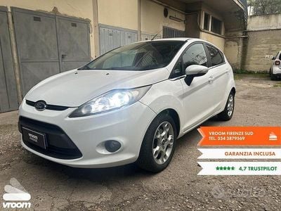Usata Ford Fiesta Titanium 70 CV (51 kW) 2012 Bianco Utilitaria