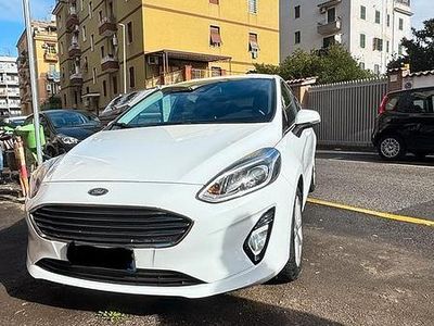 Usata Ford Fiesta 80 CV (58 kW) 2017 Bianco Berlina