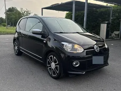 Begagnad VW up! high up! 75 HK (55 kW) 2012 Halvkombi