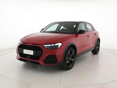 Rosso progressivo metallizzato Nuova 2025 Audi A1 Ambiente Berlina | 30.400 € (Buon prezzo)