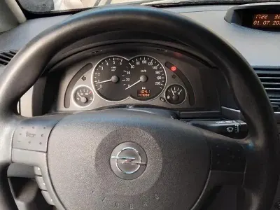 Usata Opel Meriva 110 CV (80 kW) 2004 Grigio Monovolume