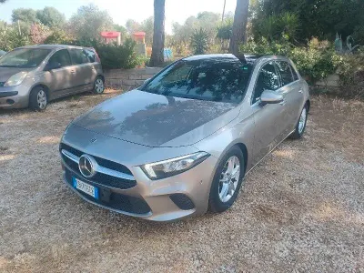Usata Mercedes A180 Sport Edition 116 CV (85 kW) 2020 Grigio Berlina