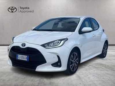 Usata Toyota Yaris Hybrid Trend 116 CV (85 kW) 2022 Bianco Berlina