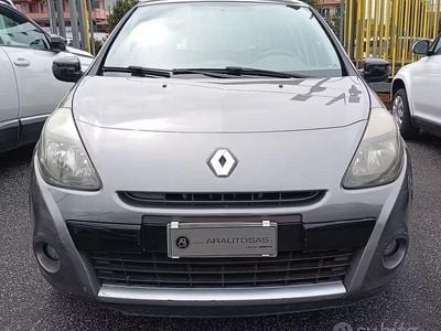 Usata Renault Clio II 74 CV (54 kW) 2010 Grigio Berlina