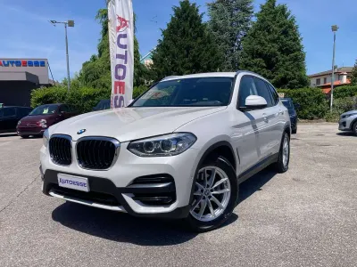 Usata BMW X3 Advantage 190 CV (139 kW) 2020 Mineral weiss perl effekt SUV