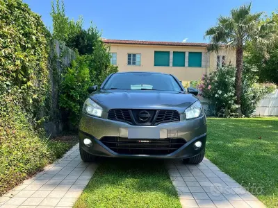 Usata Nissan Qashqai Acenta 131 CV (96 kW) 2012 Grigio SUV